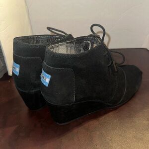 Toms wedges